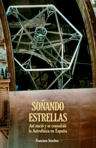 Escultura de estrellas en un espacio cultural, simbolizando la astronomía y la creatividad artística.